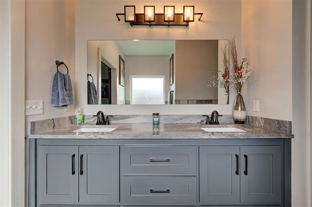 10001 Cascina Drive, Yukon, OK 73099