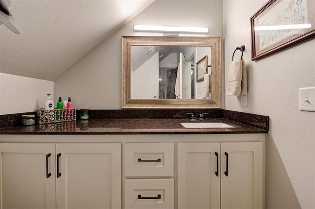 10001 Cascina Drive, Yukon, OK 73099