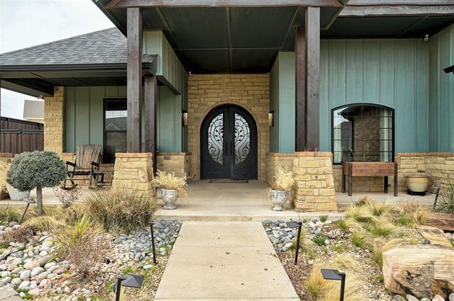 10001 Cascina Drive, Yukon, OK 73099