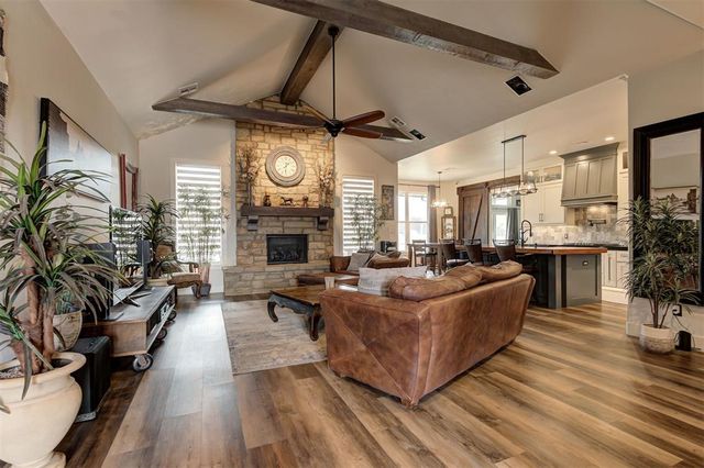 10001 Cascina Drive, Yukon, OK 73099