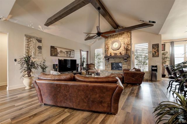 10001 Cascina Drive, Yukon, OK 73099