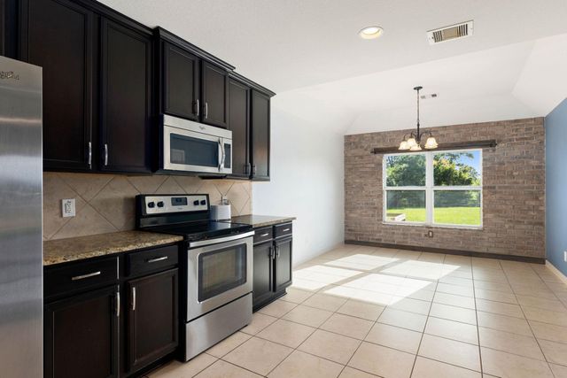 18803 Maverick Ranch Road E, Magnolia, TX 77355