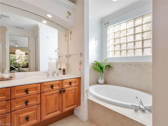 353 Steerforth CT, Naples, FL 34110