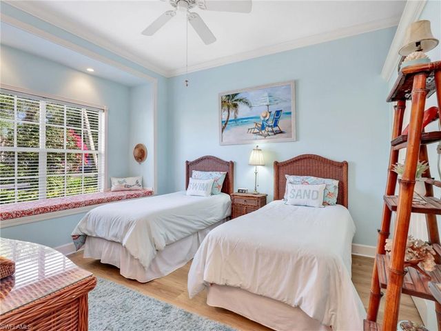 353 Steerforth CT, Naples, FL 34110