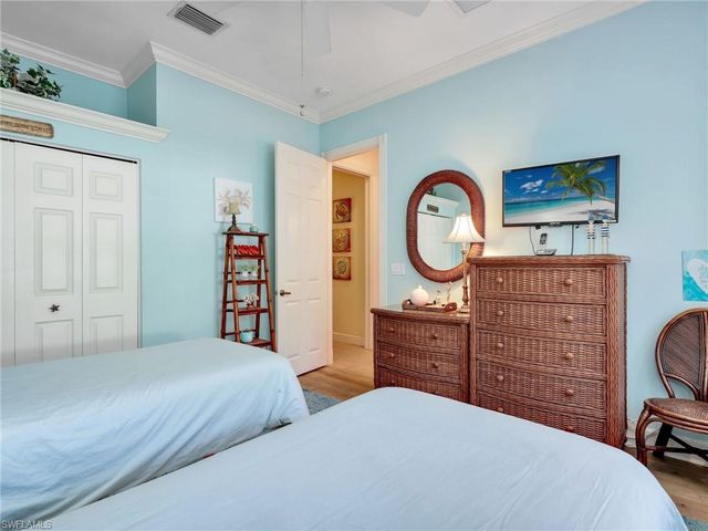 353 Steerforth CT, Naples, FL 34110