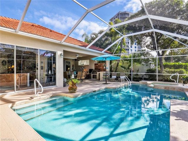 353 Steerforth CT, Naples, FL 34110