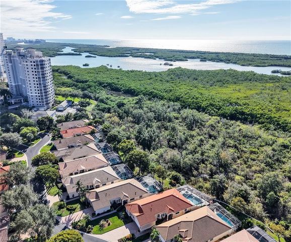 353 Steerforth CT, Naples, FL 34110