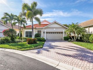 353 Steerforth CT, Naples, FL 34110
