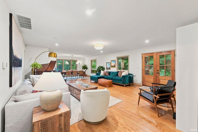 14210 Schwartz Road, Leo, IN 46765