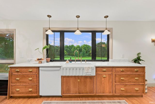 14210 Schwartz Road, Leo, IN 46765