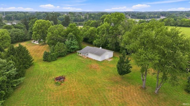 14210 Schwartz Road, Leo, IN 46765