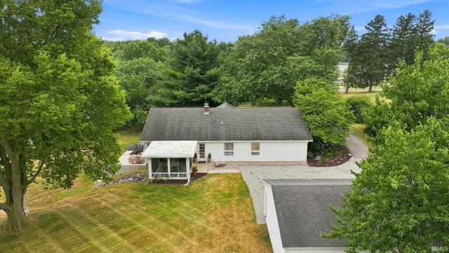 14210 Schwartz Road, Leo, IN 46765