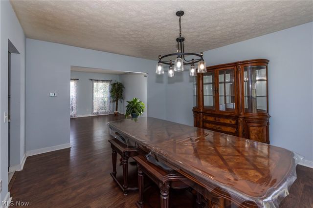 1273 Muchney Circle, Akron, OH 44312