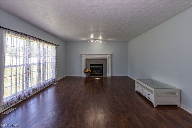 1273 Muchney Circle, Akron, OH 44312