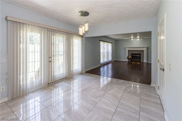 1273 Muchney Circle, Akron, OH 44312