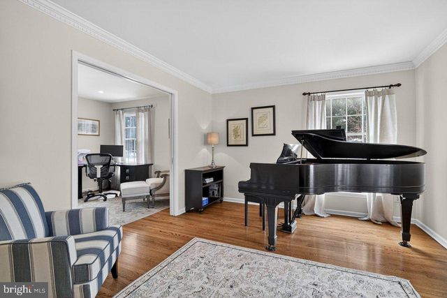 4 HARDLEY DR, Cranbury, NJ 08512