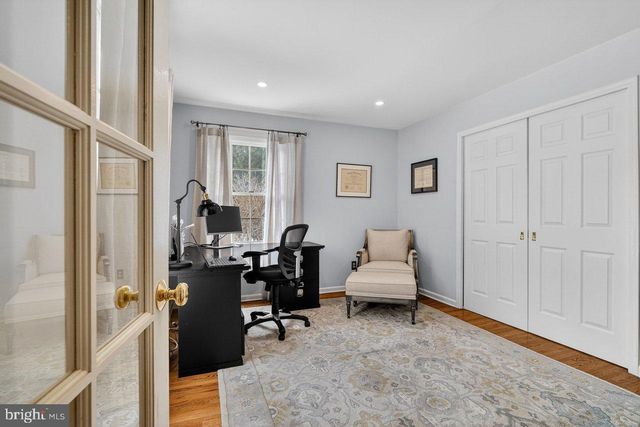 4 HARDLEY DR, Cranbury, NJ 08512