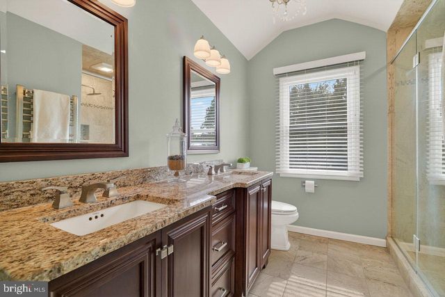 4 HARDLEY DR, Cranbury, NJ 08512