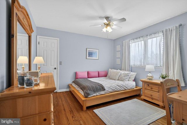 4 HARDLEY DR, Cranbury, NJ 08512