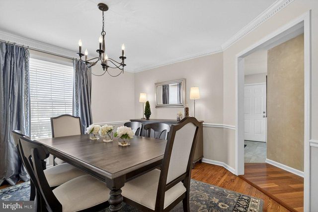 4 HARDLEY DR, Cranbury, NJ 08512