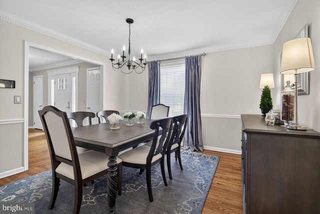 4 HARDLEY DR, Cranbury, NJ 08512