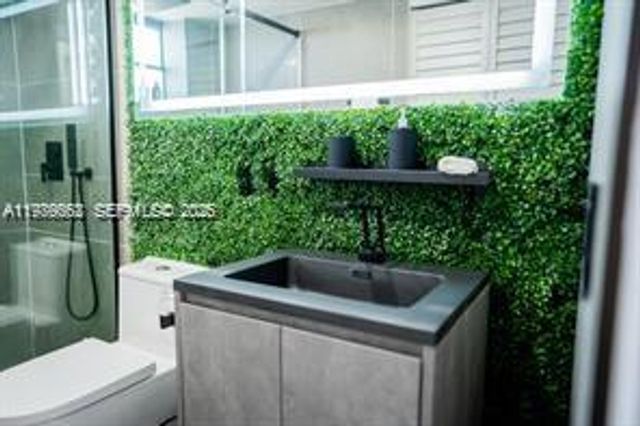 2903 N Miami Beach Blvd 903, North Miami Beach, FL 33160