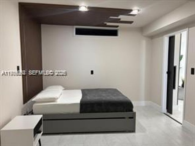 2903 N Miami Beach Blvd 903, North Miami Beach, FL 33160