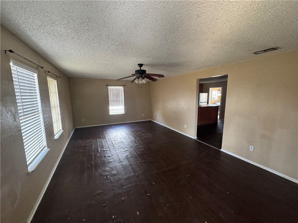 718 Webb St, Corpus Christi, TX 78418 — photo 3