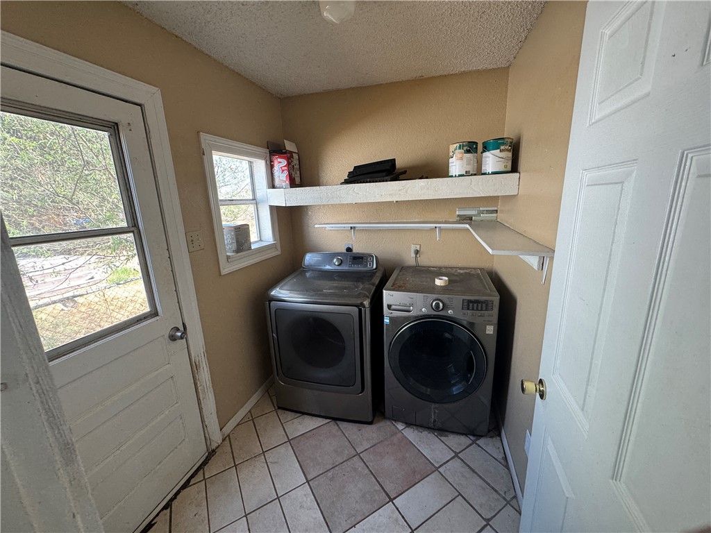 718 Webb St, Corpus Christi, TX 78418 — photo 5