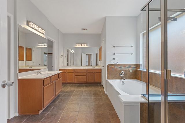 2236 Sparrow Hawk Court, Grand Prairie, TX 75052
