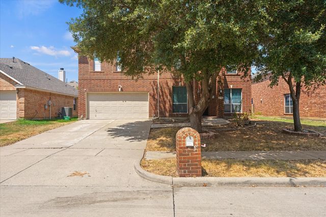 2236 Sparrow Hawk Court, Grand Prairie, TX 75052
