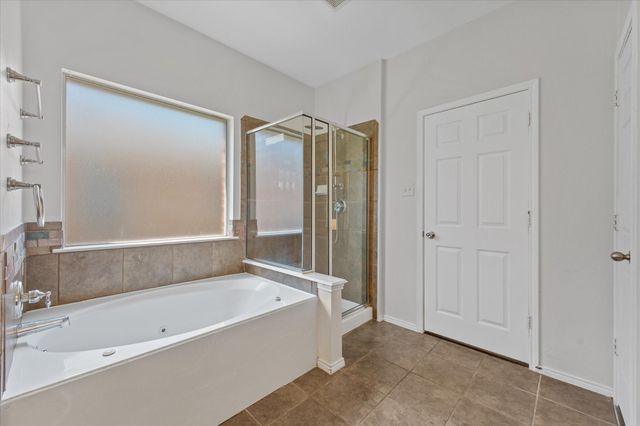 2236 Sparrow Hawk Court, Grand Prairie, TX 75052