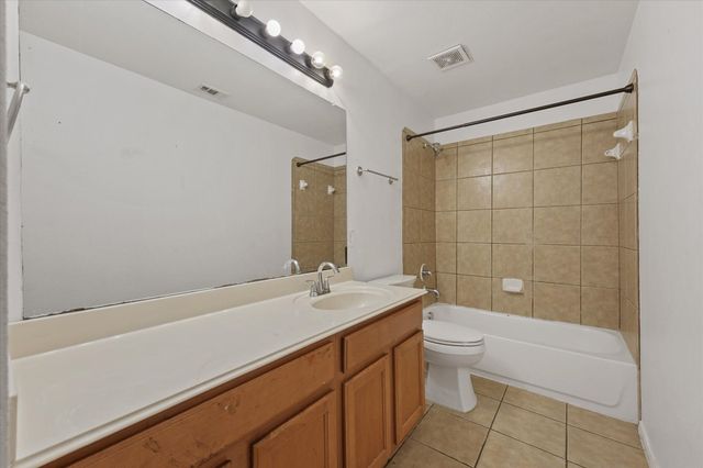 2236 Sparrow Hawk Court, Grand Prairie, TX 75052