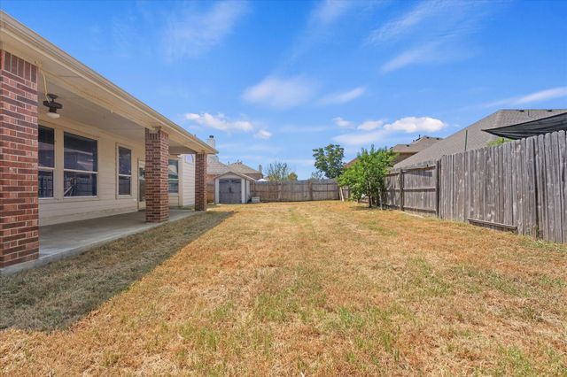 2236 Sparrow Hawk Court, Grand Prairie, TX 75052