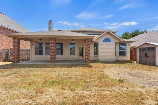 2236 Sparrow Hawk Court, Grand Prairie, TX 75052