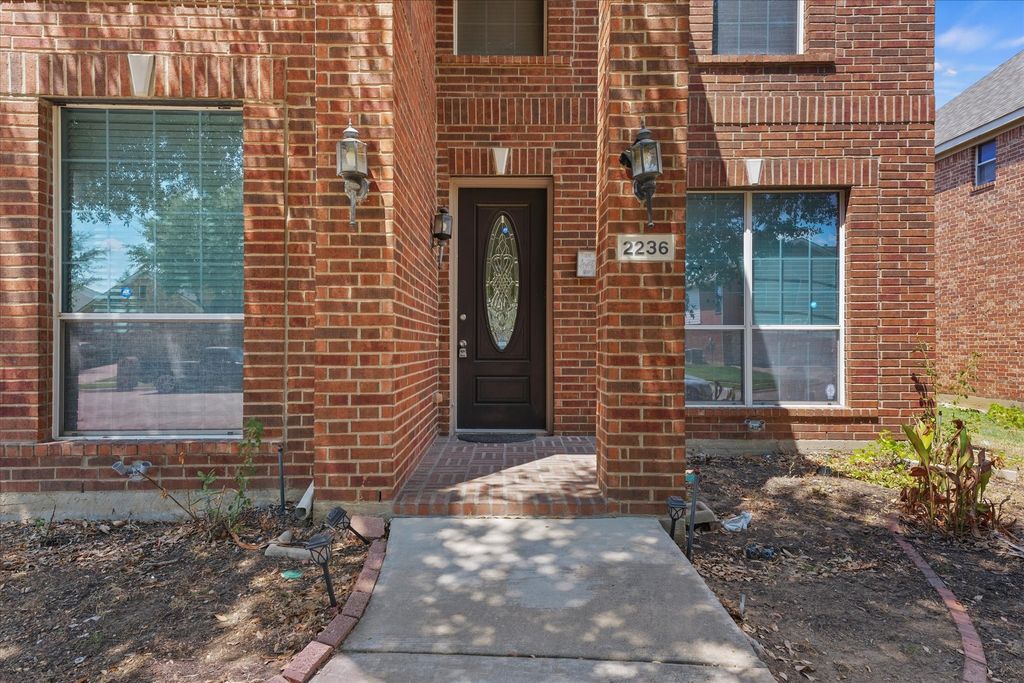 2236 Sparrow Hawk Court, Grand Prairie, TX 75052 — photo 3