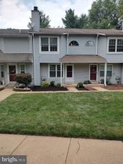 7 PARKVIEW CIR #7, Southampton, PA 18966