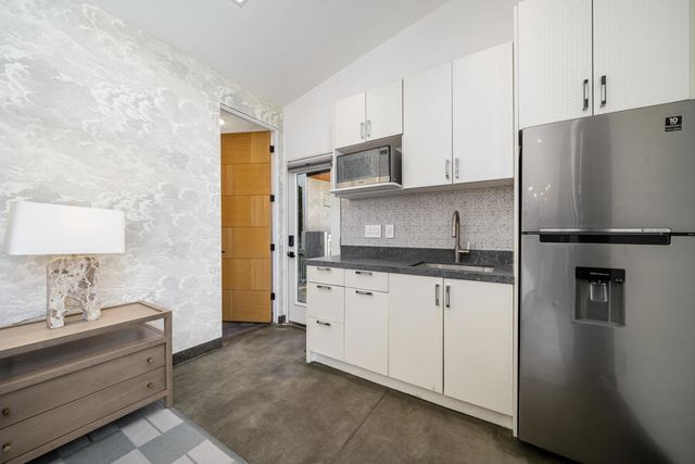 623 W Chino Canyon Road, Palm Springs, CA 92262