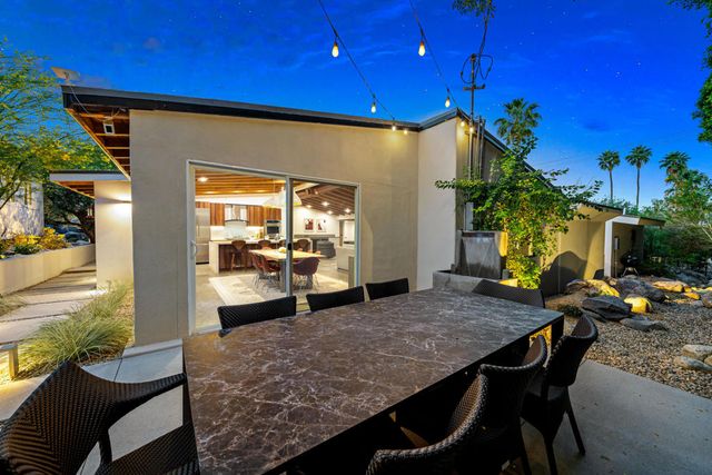 623 W Chino Canyon Road, Palm Springs, CA 92262