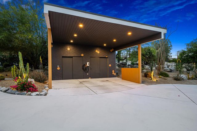 623 W Chino Canyon Road, Palm Springs, CA 92262