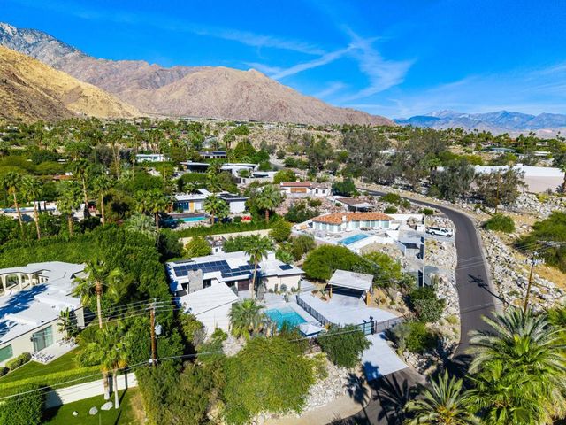 623 W Chino Canyon Road, Palm Springs, CA 92262