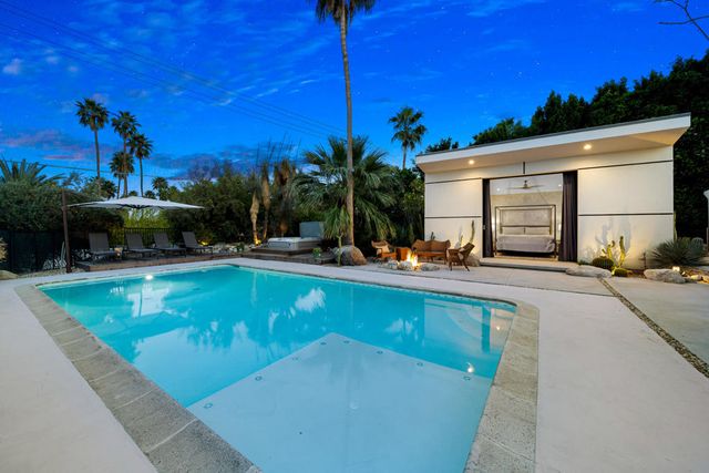 623 W Chino Canyon Road, Palm Springs, CA 92262