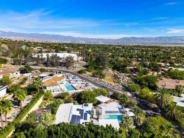 623 W Chino Canyon Road, Palm Springs, CA 92262