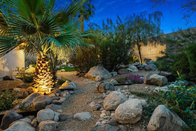 623 W Chino Canyon Road, Palm Springs, CA 92262