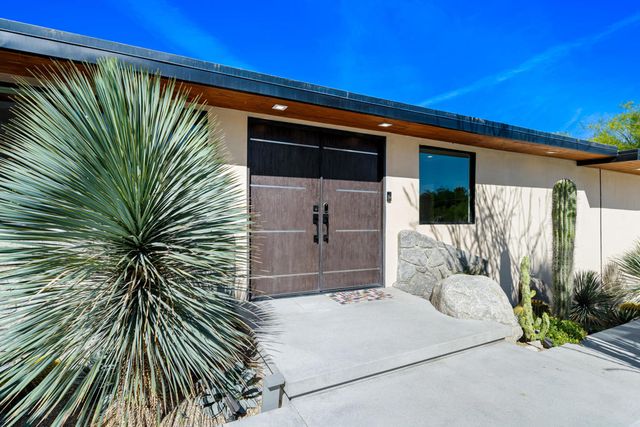 623 W Chino Canyon Road, Palm Springs, CA 92262
