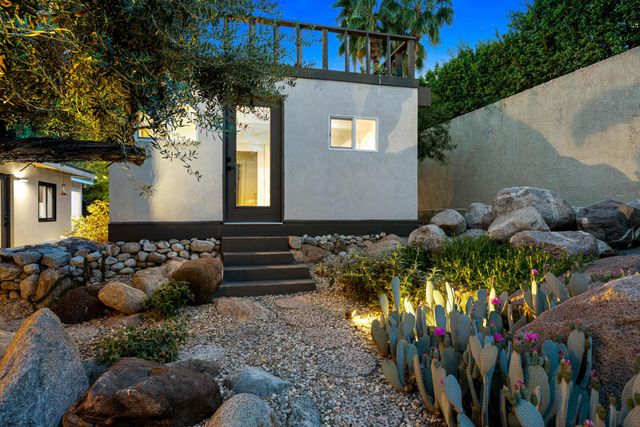 623 W Chino Canyon Road, Palm Springs, CA 92262
