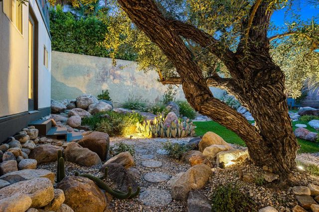 623 W Chino Canyon Road, Palm Springs, CA 92262