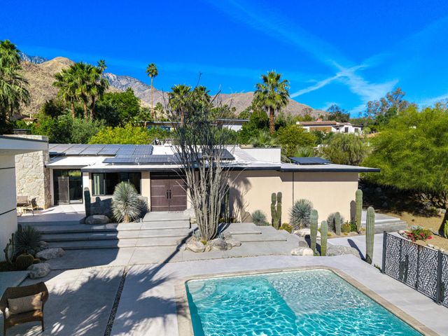 623 W Chino Canyon Road, Palm Springs, CA 92262