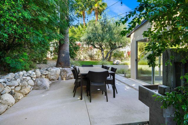 623 W Chino Canyon Road, Palm Springs, CA 92262