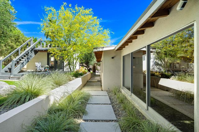 623 W Chino Canyon Road, Palm Springs, CA 92262